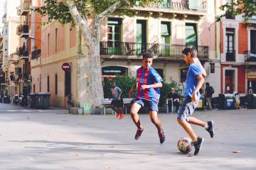 13球7助攻！曝利物浦将签巴黎边锋，身价7000万欧或成伊劳拉首签（配图示意）